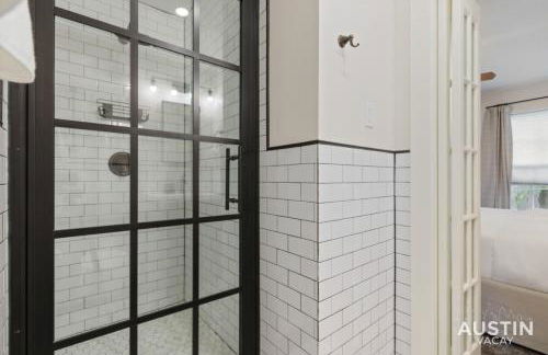 Elegant Escape Gourmet Kitchen and Outdoor Living - Foto 32