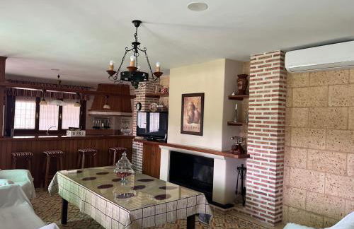 Casa rural acogedora con chimenea y vistas al atardecer - Foto 2