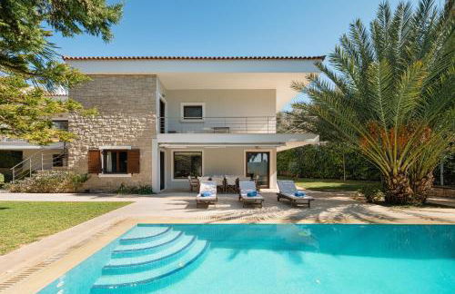 Villa Saronida - Photo 1