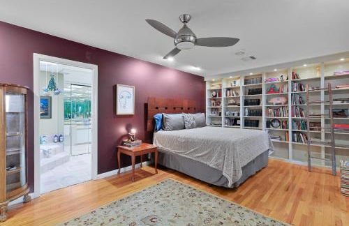 Beach Paradise Getaway - 200ft from Beach! - Foto 36