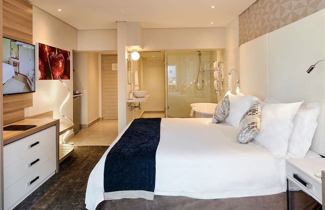 First Group Riviera Suites - Photo 5