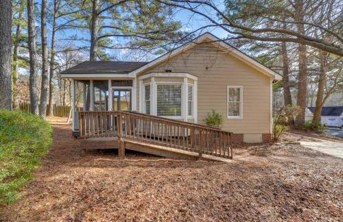 Petals and Pillows Getaway 1 Mi to Dtwn Wendell! - Foto 23