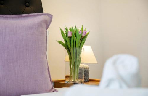 Luxe Detached 3 Bed Luxe House on Exclusive Private Estate Close to Coast Free Hot Tub Sleeps 6 Private Parking for 2 Cars - Photo 57