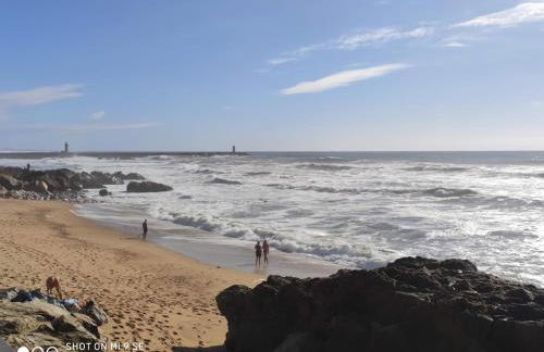 Yellow House - Photo 65