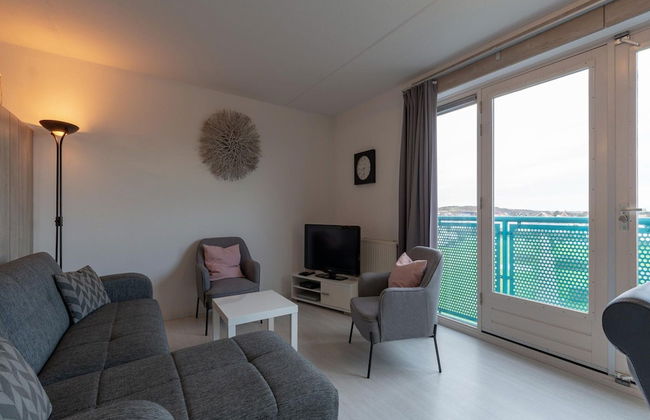 An Apartment That is Attractively Furnished - Foto 44