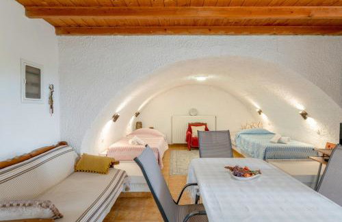 Traditional House in Velies - Photo 7