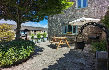 Corner Cottage, Yealand Redmayne, ideal family holiday, meet the resident animals - Photo 12