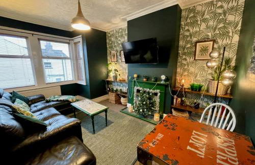 Stylish and artistic flat in Southend on Sea - 2 Double Bedrooms, Free on-street parking - Foto 48