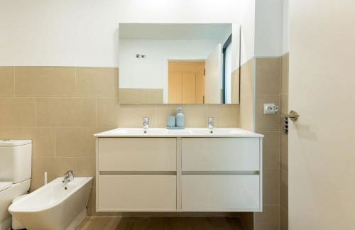 Charming 2 Bedroom Apartment with FREE PARKING close to Torre del Oro by Ocityzen - Foto 26