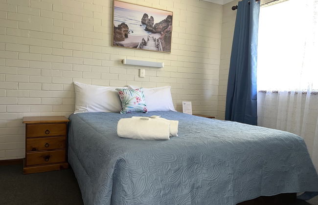 Emu Beach Chalets - Photo 9