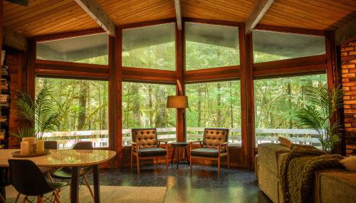 Mid-century Cabin Hideaway - Hot Tub & Fire Pit - Foto 1