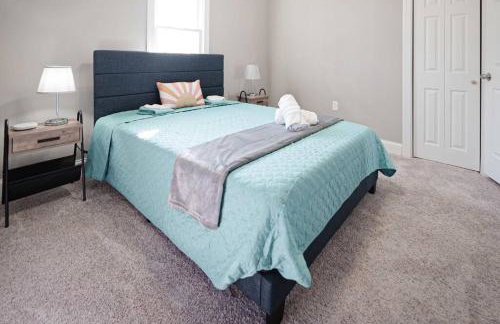 Delightful airy remodeled 1 1 Elsas - Photo 2