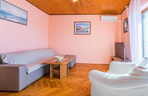 1 Bedroom Awesome Apartment In Dinjiska - Foto 5