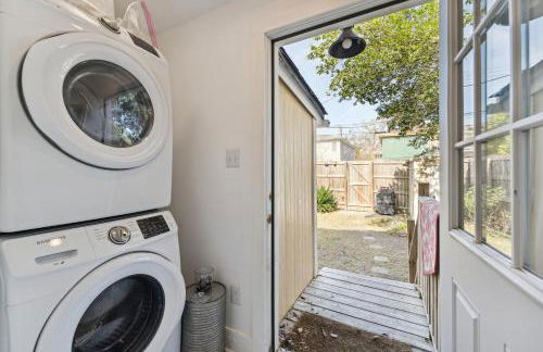 1BDR with Backyard Park Side Pet-friendly - Foto 29