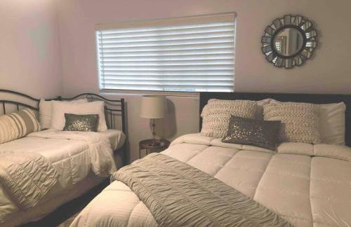 Cozy beach home walking distance from ocean - Foto 24