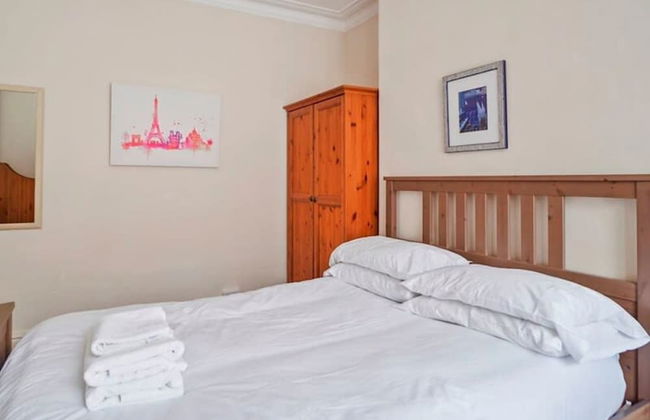 4 Bed Homely Retreat - Wolverhampton - Foto 3