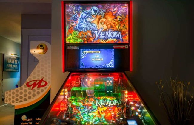 Golf-front Personal Arcade Hot tub Outdoor Kitchen - Photo 34