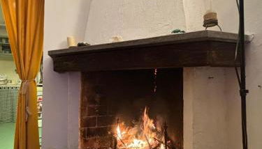 hilltop villa garden with great views - Foto 3