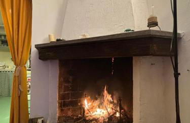 hilltop villa garden with great views - Foto 3