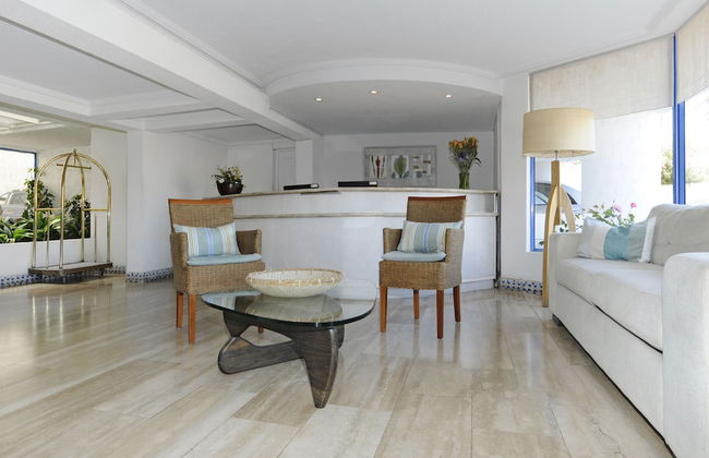 MR Mar Suites - Photo 2