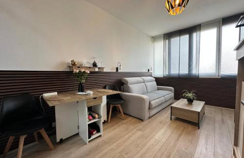 Studio romantique avec jacuzzi privé - aperçu mer - terrasse - parking gratuit - Photo 7