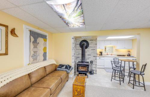 Studio with Shared Hot Tub Walk to Happys Inn - Foto 2