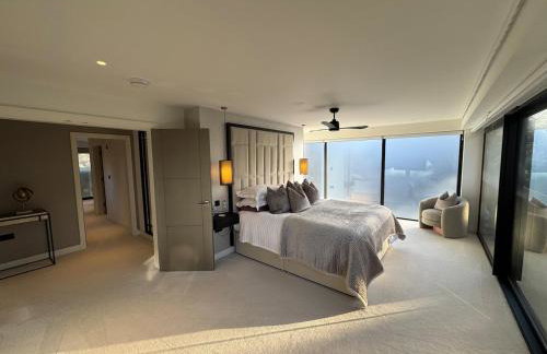 Luxury Villa - Hot Tub - Exclusive Offers - Amar Luxury Stays - Photo 15