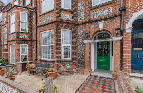 Sea View Penthouse - Walkable to Beach & Town - Foto 10