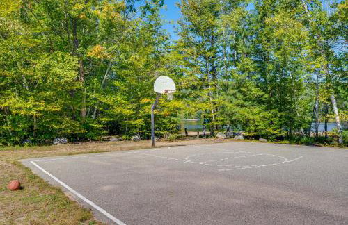 7 Mi to Ski Slopes! Cozy Madison Cabin with Fire Pit - Foto 31