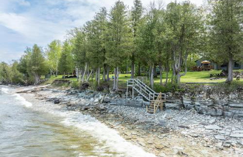 Yorita Manor - Lake Front Getaway! Dogs, Fire Pit & Deck - Photo 38