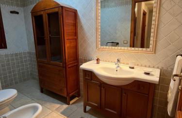 VILLA VITTORIA with LARGE PRIVATE HEATED SWIMMING POOL COMPLETE with HIDROMASSAGE FOR EXCLUSIVE USE , SEA and BEACH VIEW, 150 METERS FROM THE BEACH, POOL SURFACE 60 mq, POOL DEPTH 140 cm , FREE PARKING AND WIFI - Foto 29