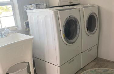 Waterfront Fishermans Retreat - Quick Harbor Access - Heated Pool - Foto 13