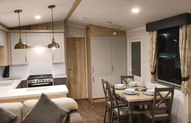 Hillingworth's Hot Tub Retreat - Lochmaben - Photo 4