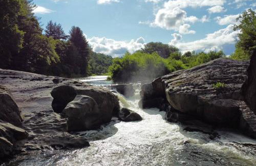 Maple Sugar Shack Tiny House with hot tub & river by Stowe - Foto 7