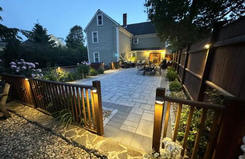 Large, Comfortable & Conveniently located Home - Foto 48