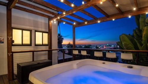 Lux Escape 2 • Views Hot Tub Games Mini Golf - Foto 5, Other