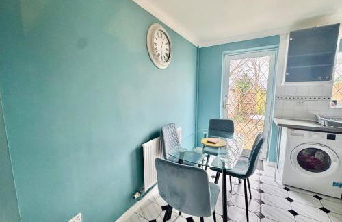 Homely 2 bedroom house, parking - Foto 13