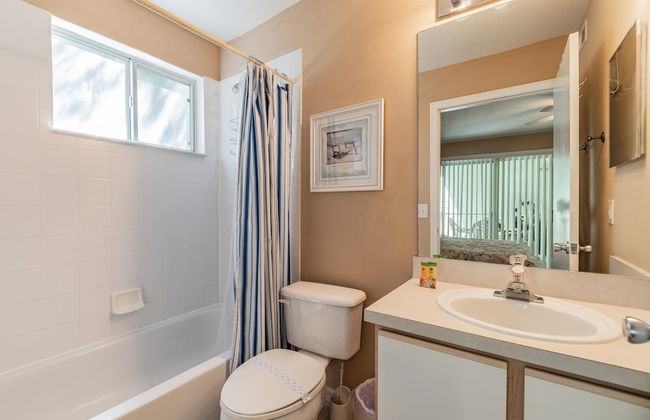 ​Near Theme Parks! 4 BR's, Sleeps 10! Gorgeous Home, Pool, Patio! - Foto 21