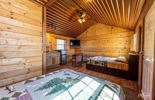 Elite Cabins and RV Park - Photo 22