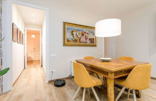 Lovely Designed House Connected To Center - Foto 14