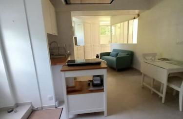 Beau studio dans un cadre exceptionnel de verdure - Foto 13