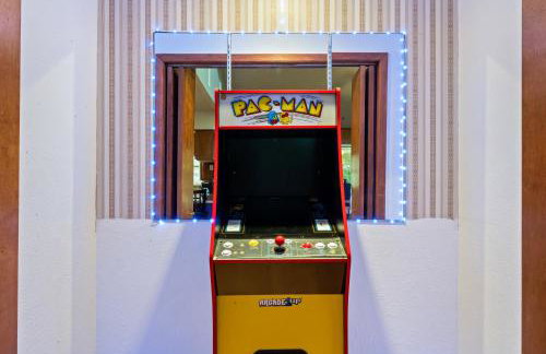 DFW 3BR Luxury Family Escape with Pool and Game Room - Foto 30