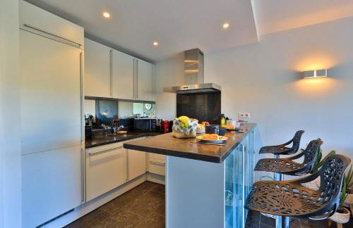 Centre St Tropez - 2 Pièces -Clim Piscine Parking - Photo 7