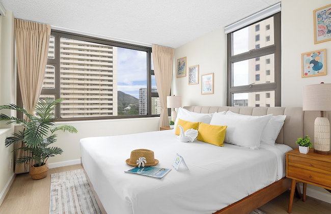 Mountain View Condo with King or Queen Bed and Parking - Photo 25