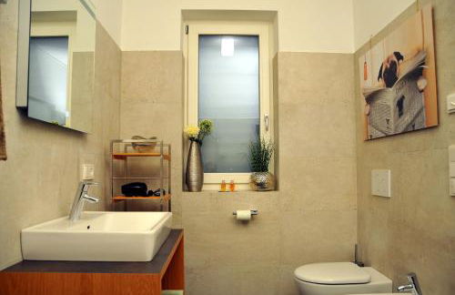 Ruhige Ferienwohnung mit Garten und Garage in Privatvilla - Foto 22