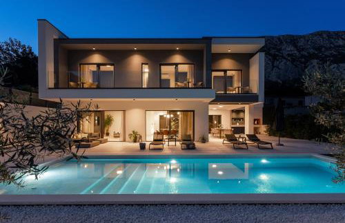 Villa Adventure with 3 en-suite bedrooms, a Media room, private pool, 7km from Omiš - Foto 1