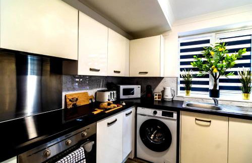 Blue Haven House Sleeps 11 Garden & Parking - Photo 13