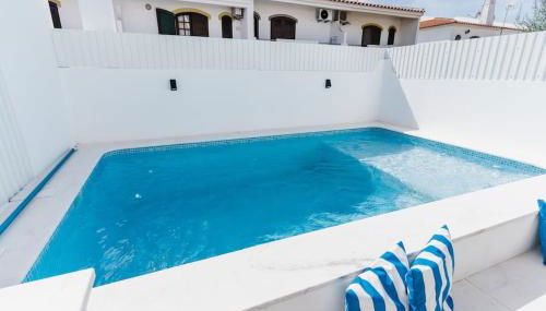 StaySalty - Resort Style Family Beach House with Pool - Foto 2