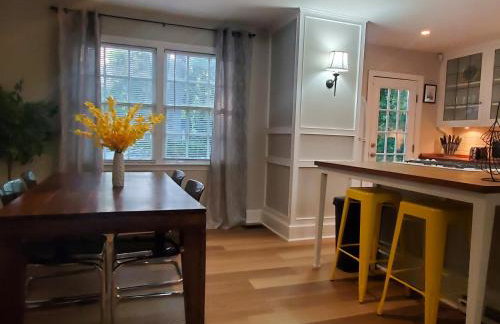 Cheerful 2 BR Near Colleges, Downtown, Attractions - Foto 18