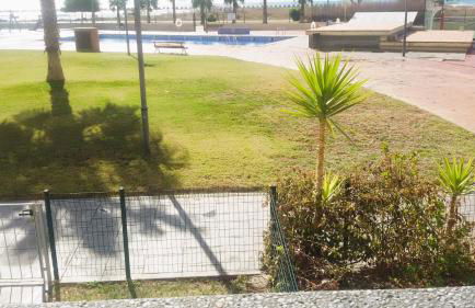 Onze - primera línea de mar con piscina - Foto 10